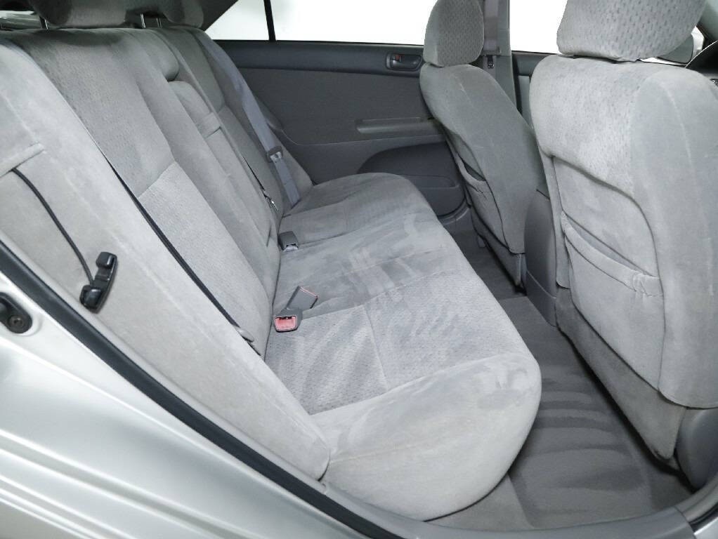 2004 Toyota Camry Image 27