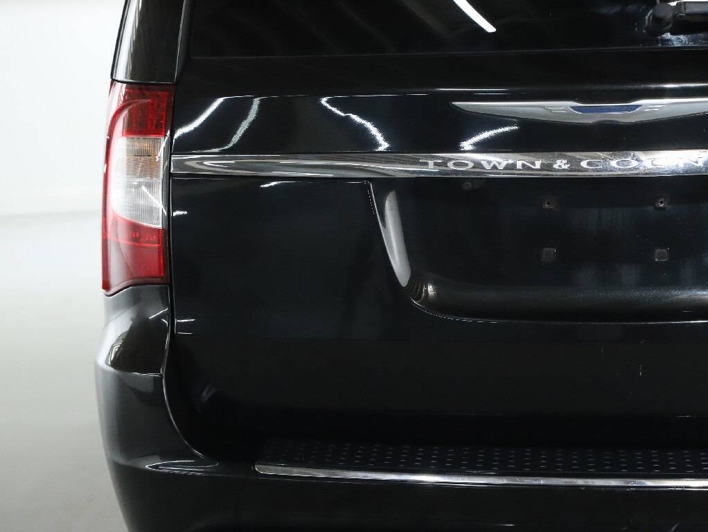 2016 Chrysler Town & Country Image 43