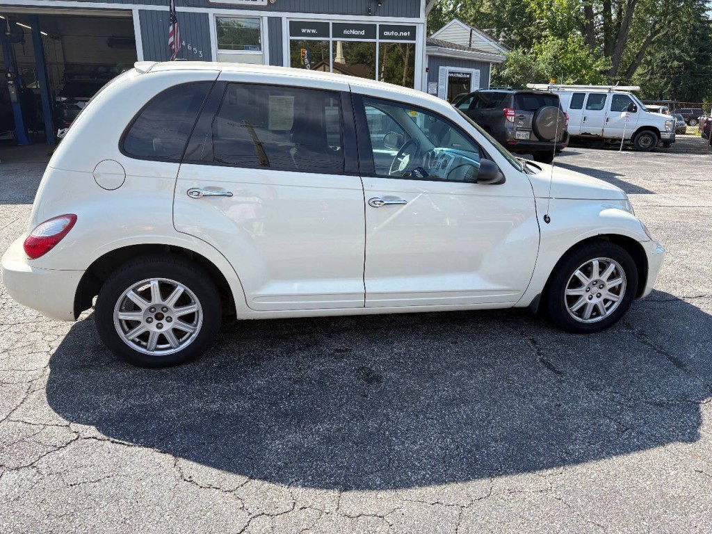 2007 Chrysler PT Cruiser Image 1