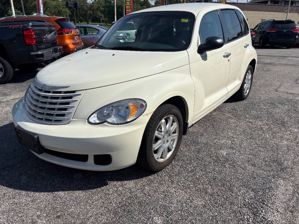 2007 Chrysler PT Cruiser Image 2