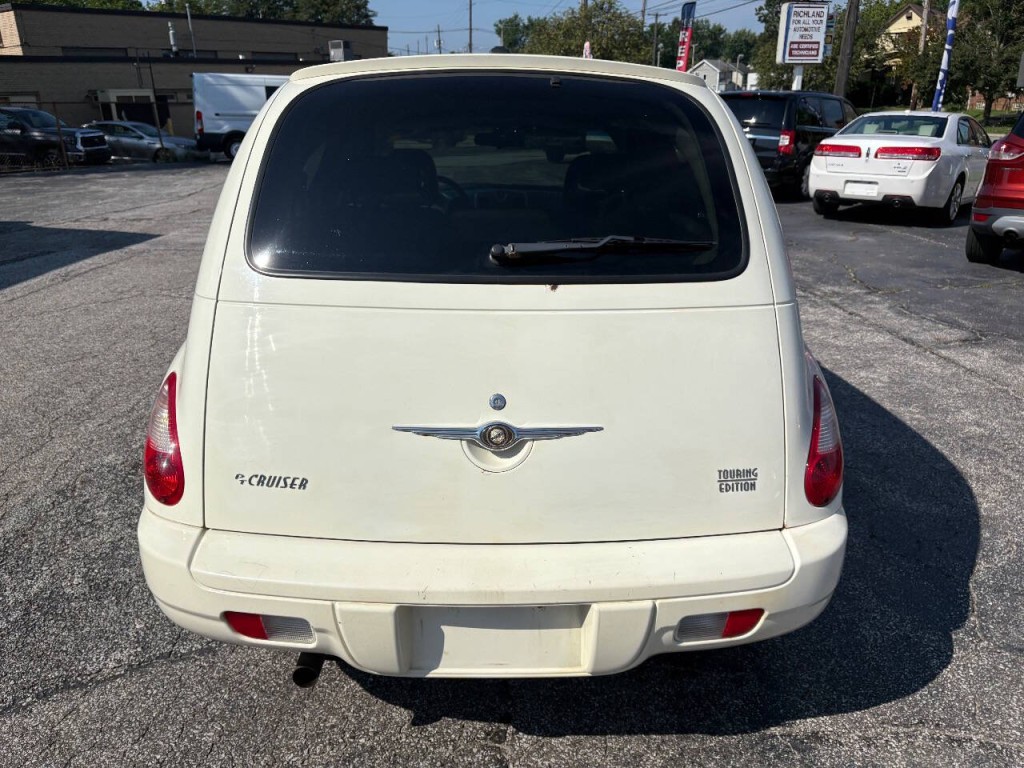 2007 Chrysler PT Cruiser Image 4