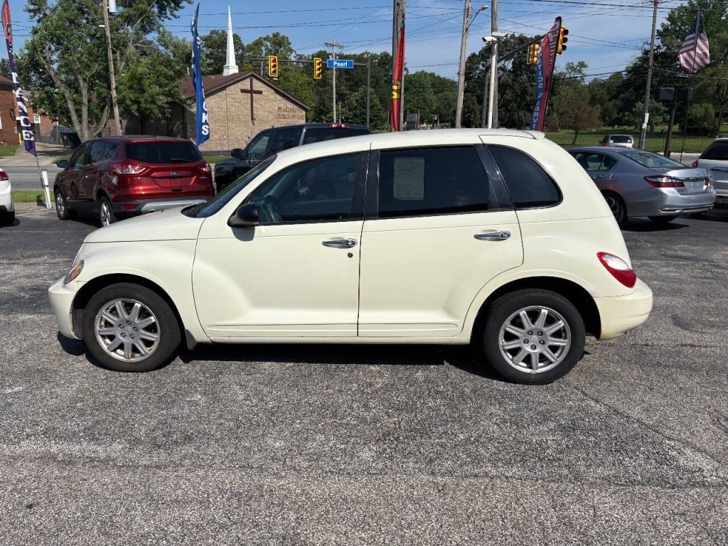 2007 Chrysler PT Cruiser Image 6
