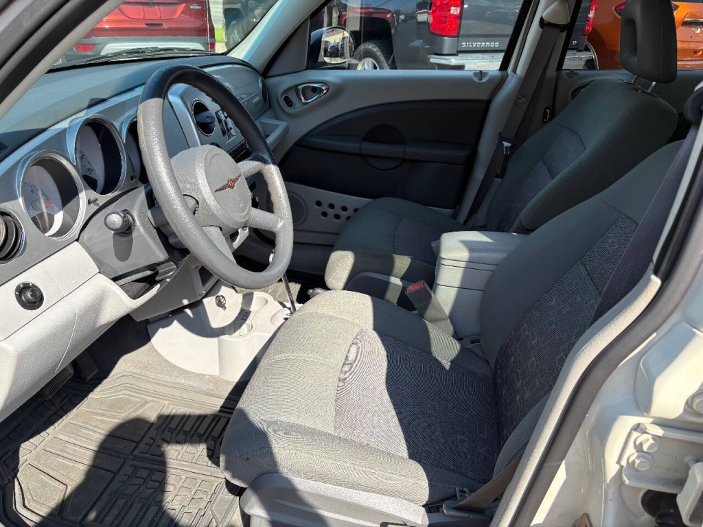 2007 Chrysler PT Cruiser Image 9