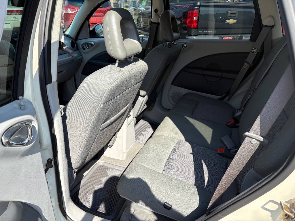 2007 Chrysler PT Cruiser Image 10