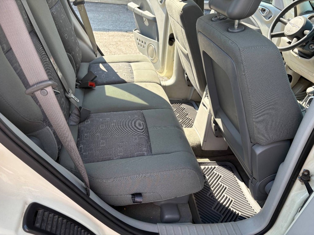 2007 Chrysler PT Cruiser Image 13