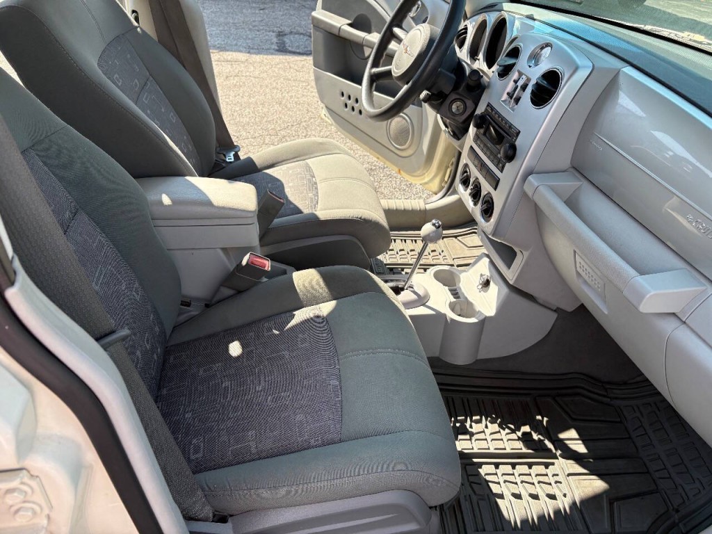 2007 Chrysler PT Cruiser Image 15