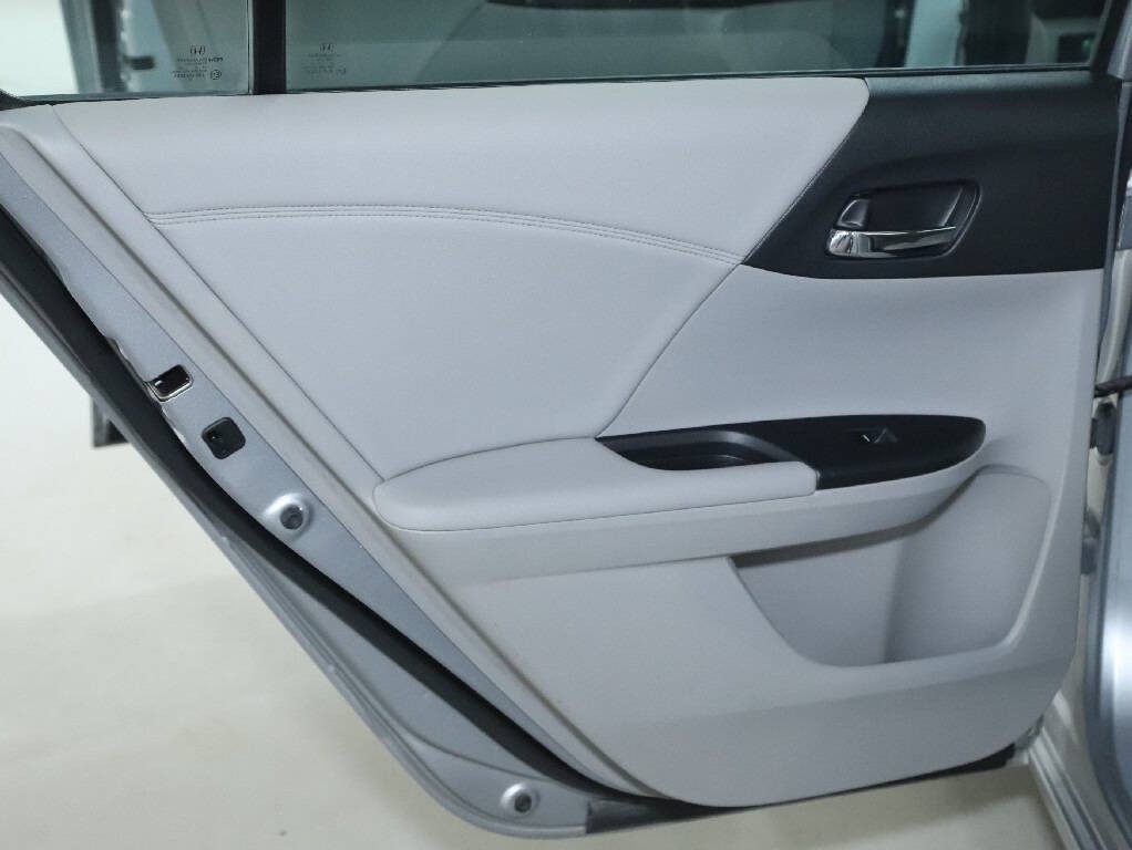 2016 Honda Accord Image 13