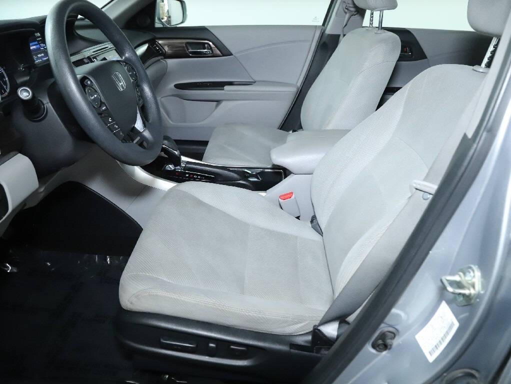 2016 Honda Accord Image 18