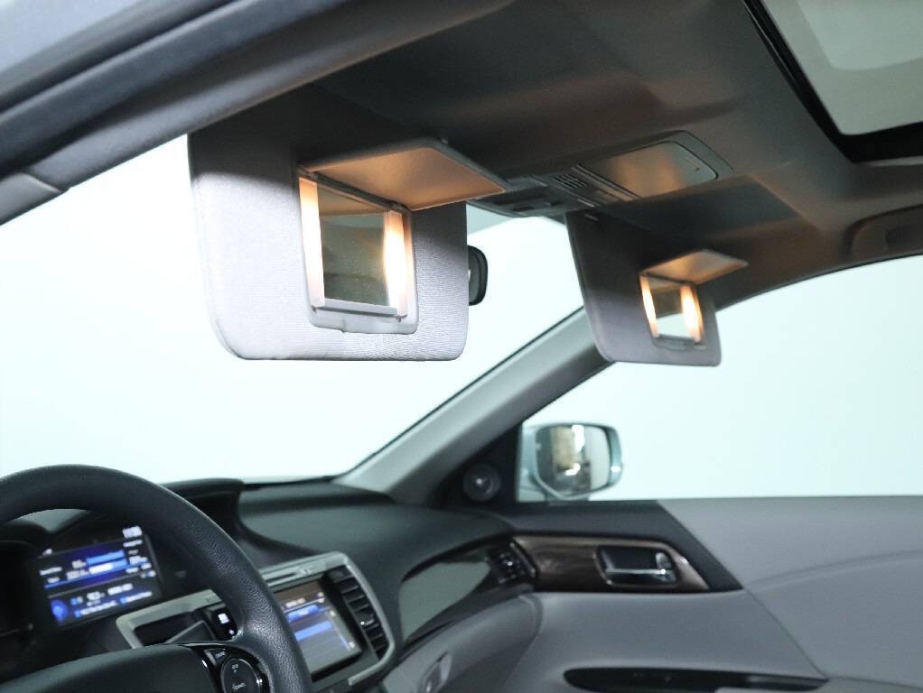 2016 Honda Accord Image 19