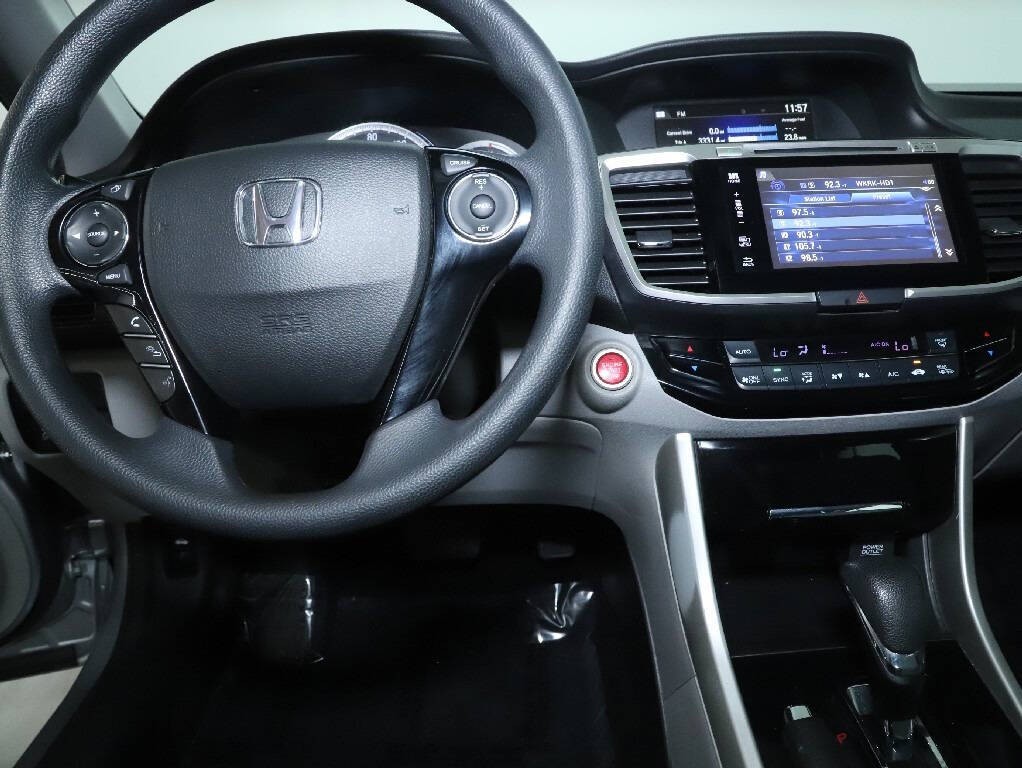 2016 Honda Accord Image 28
