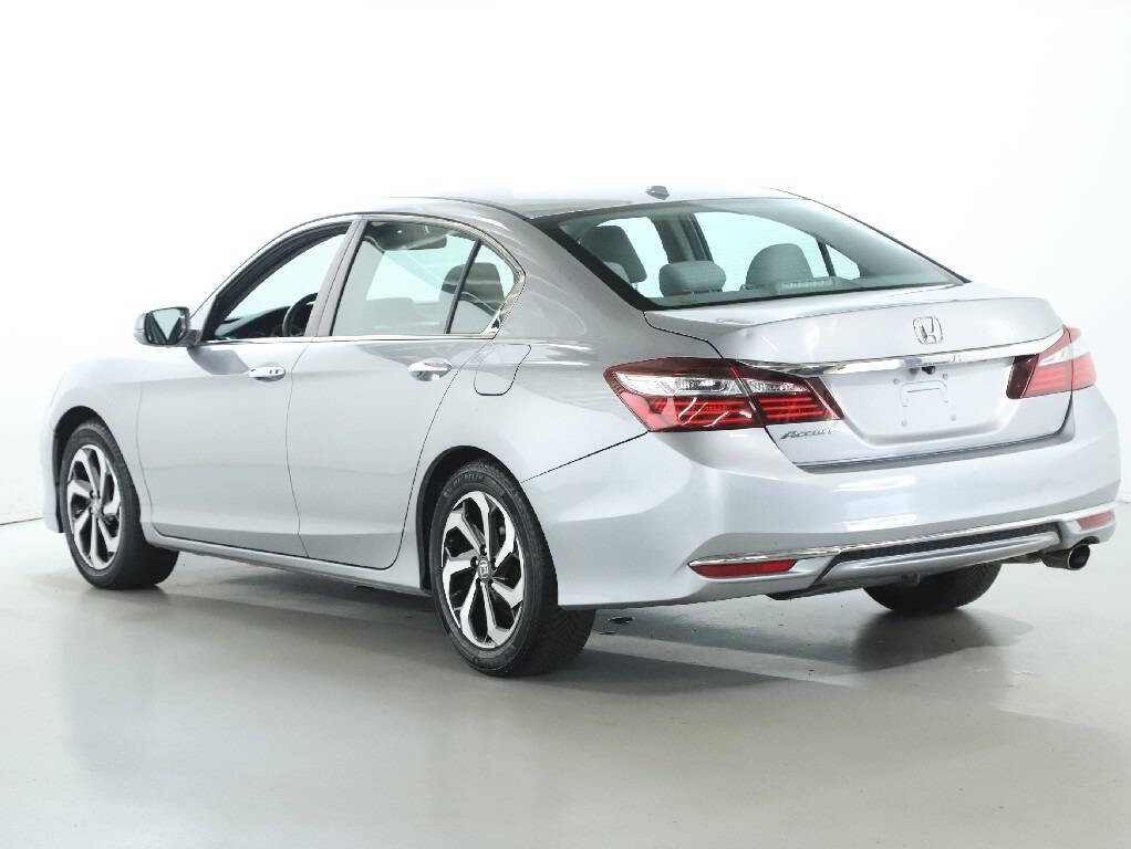 2016 Honda Accord Image 40