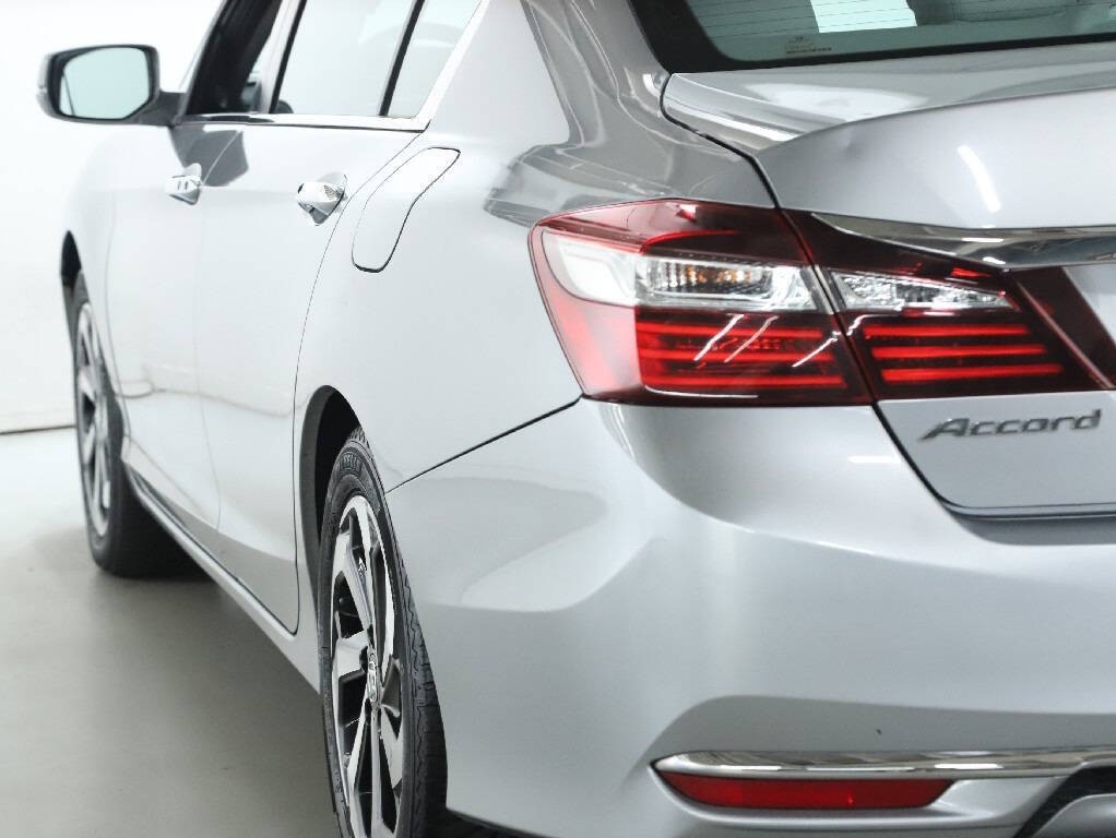 2016 Honda Accord Image 41