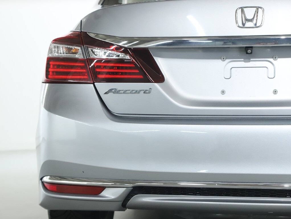 2016 Honda Accord Image 43