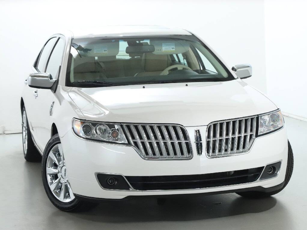 2011 Lincoln MKZ Image 2