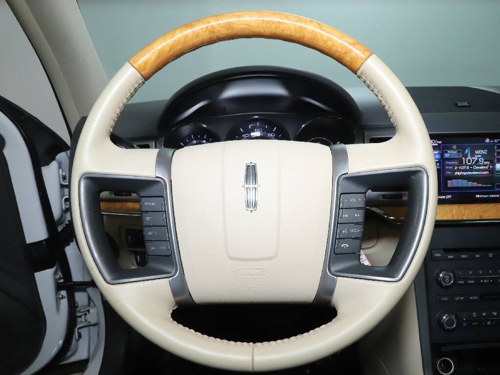 2011 Lincoln MKZ Image 22