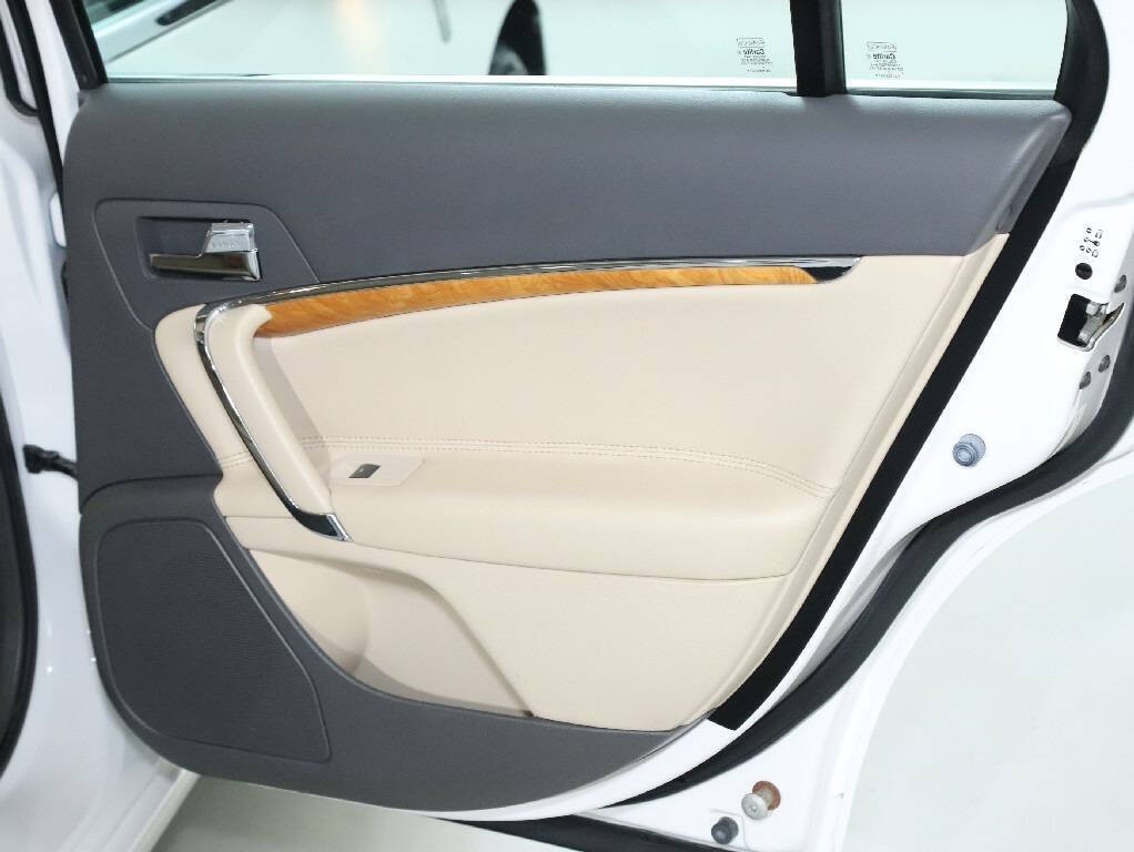 2011 Lincoln MKZ Image 31