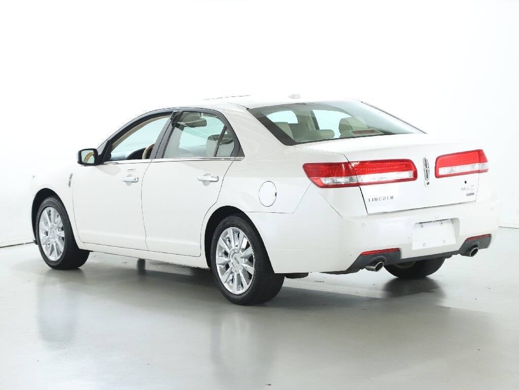 2011 Lincoln MKZ Image 40