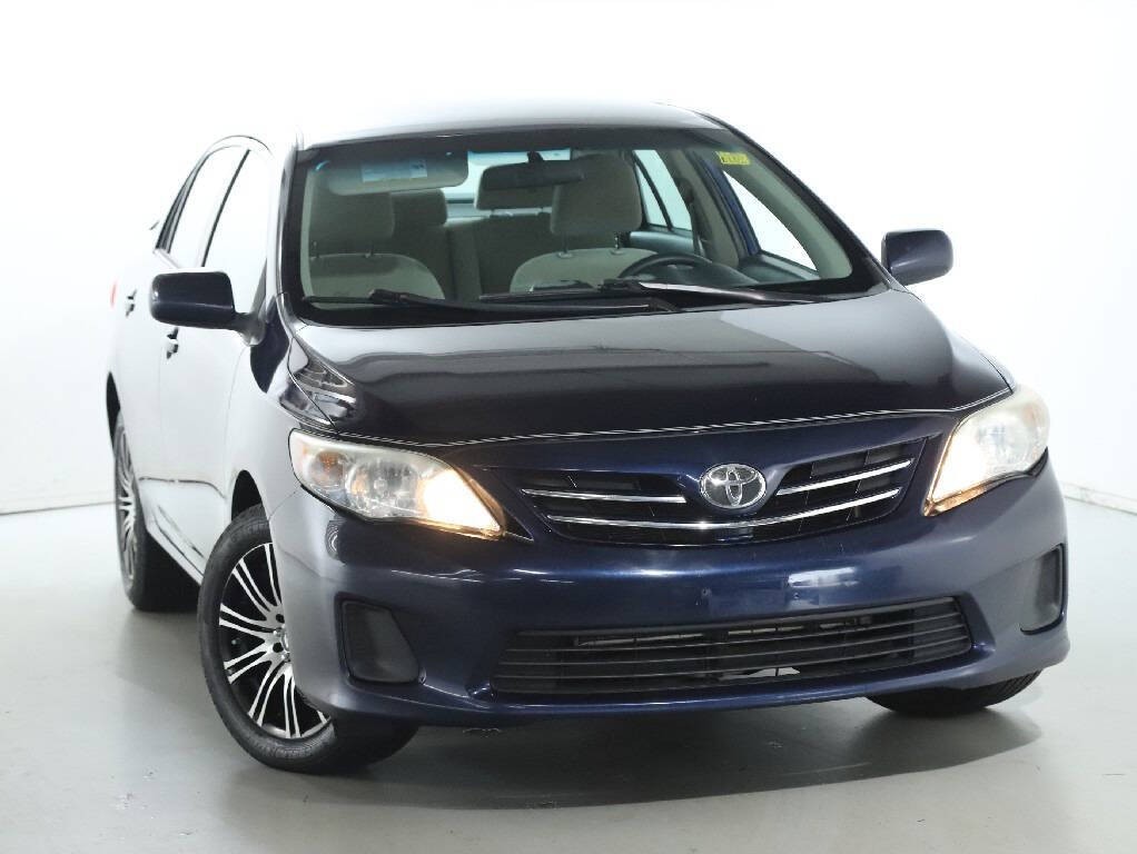 2013 Toyota Corolla Image 2
