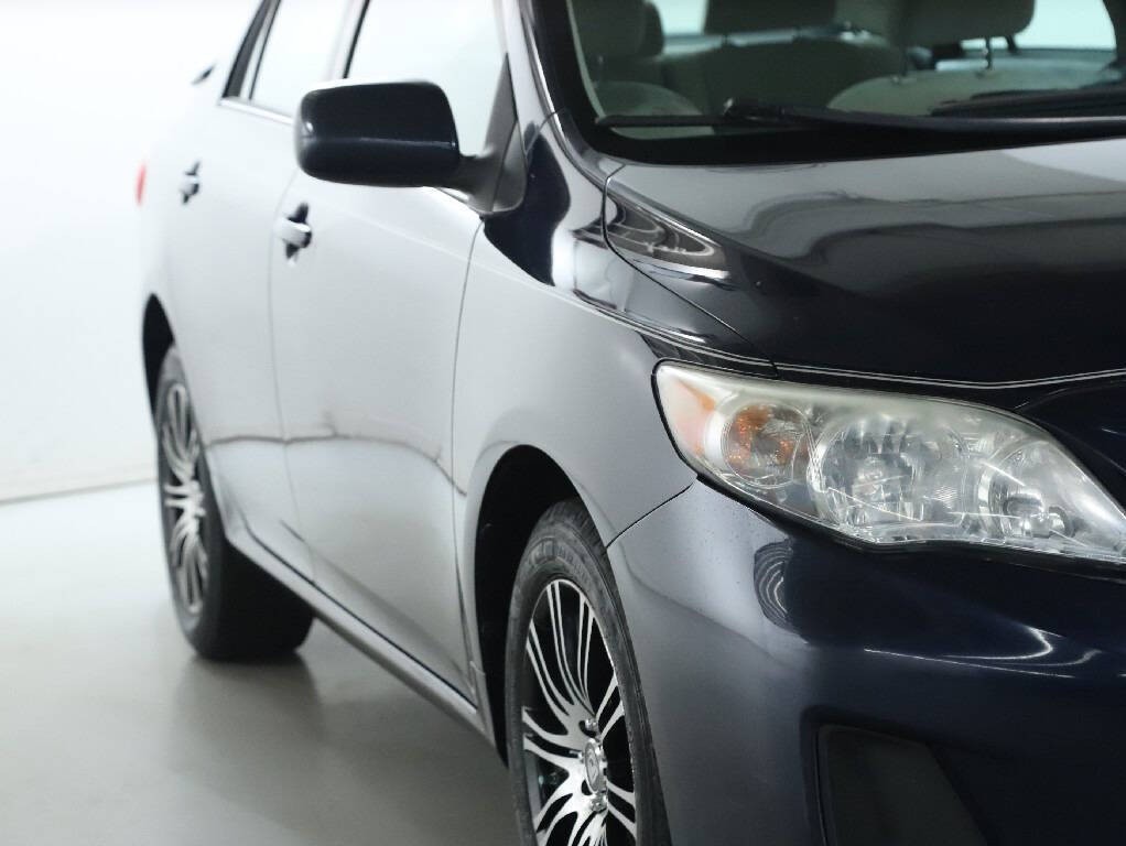 2013 Toyota Corolla Image 8