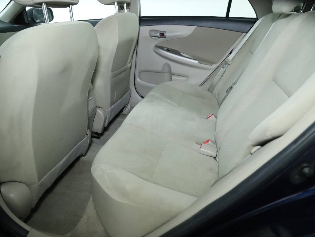 2013 Toyota Corolla Image 14