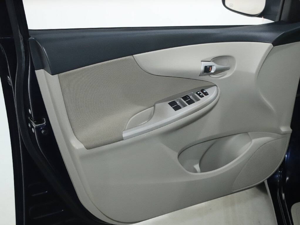 2013 Toyota Corolla Image 15