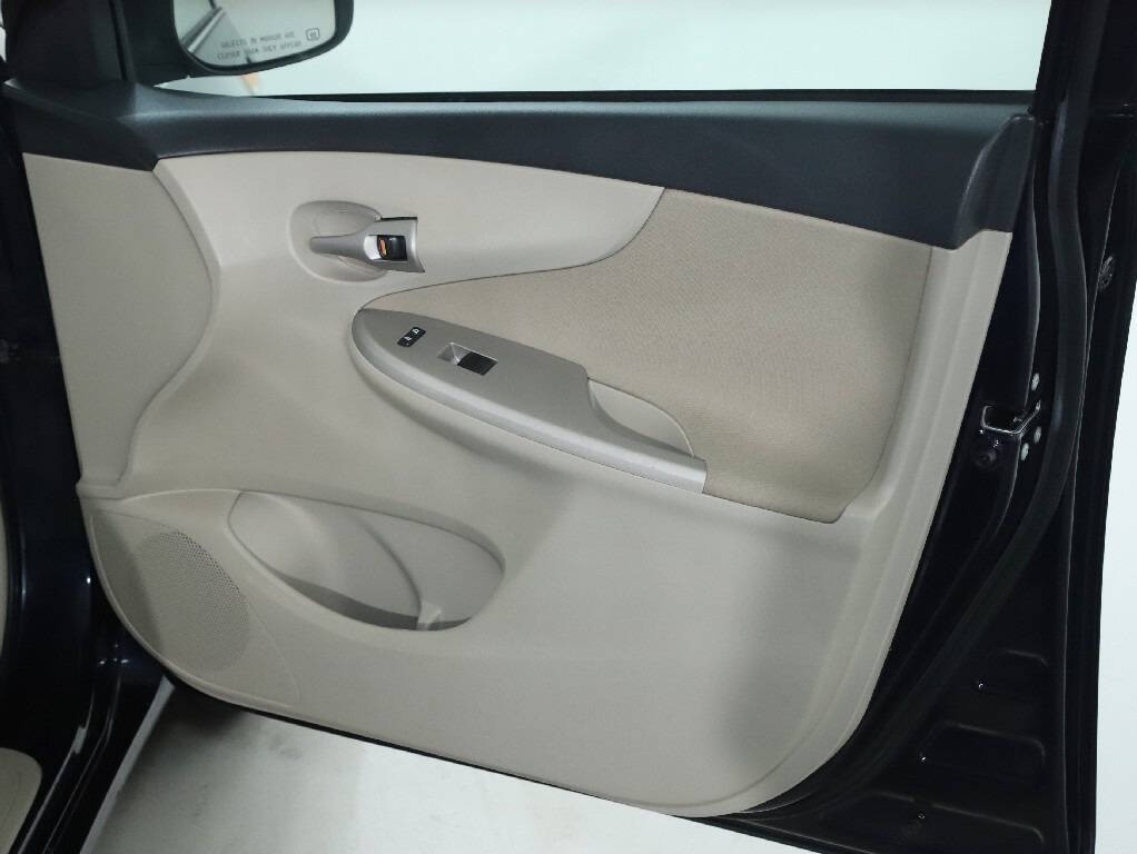 2013 Toyota Corolla Image 29