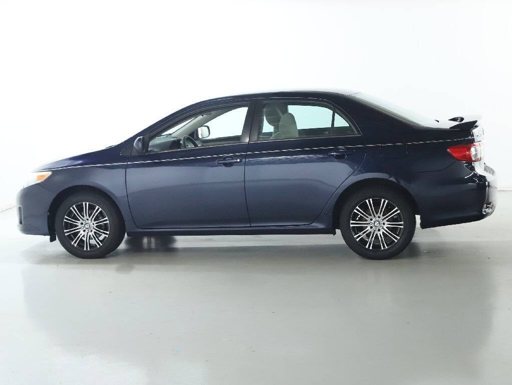 2013 Toyota Corolla Image 34