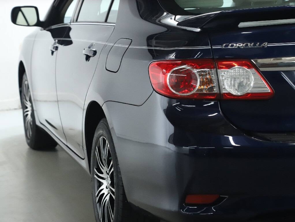 2013 Toyota Corolla Image 37