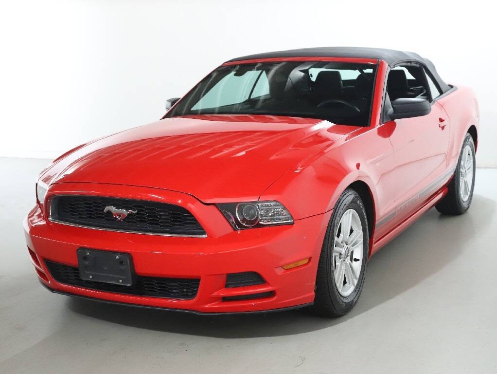 2013 Ford Mustang Image 1