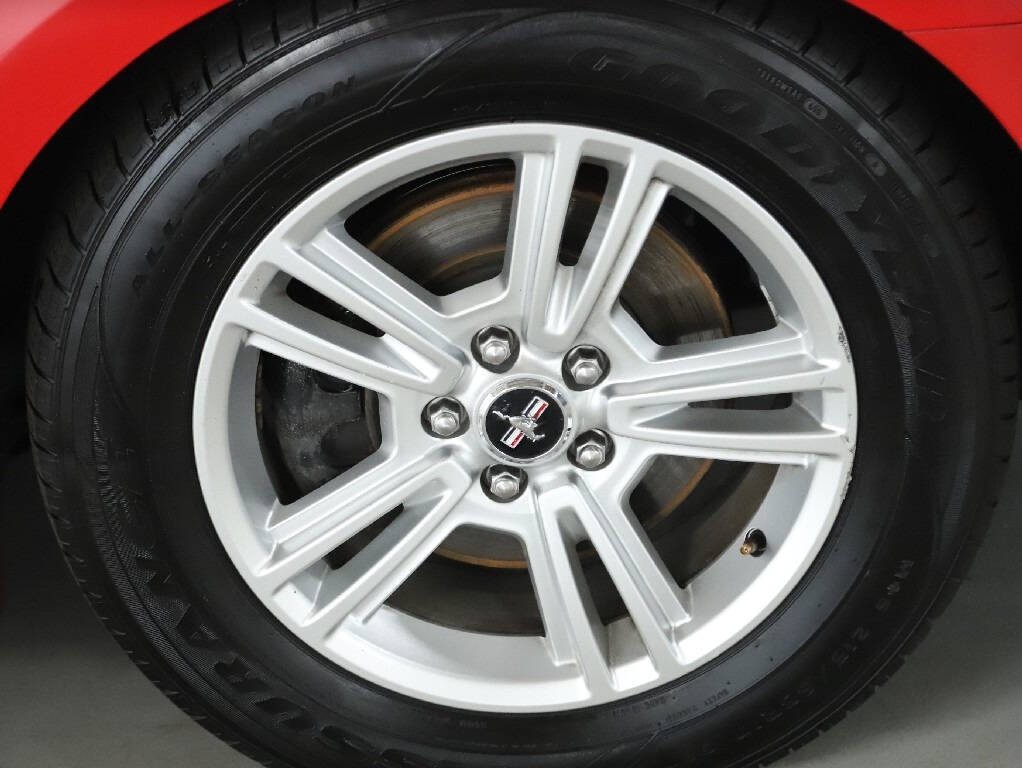 2013 Ford Mustang Image 10