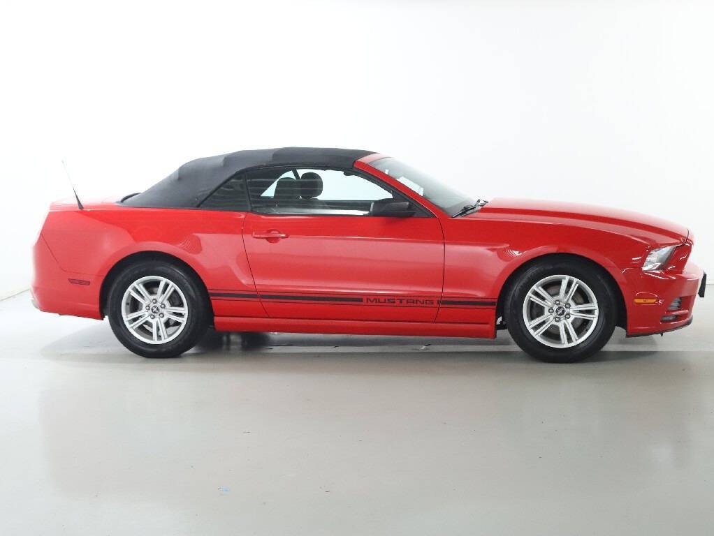 2013 Ford Mustang Image 11
