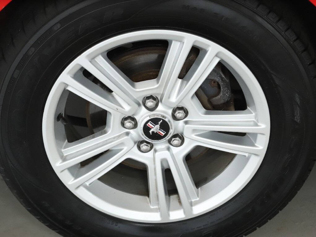 2013 Ford Mustang Image 12