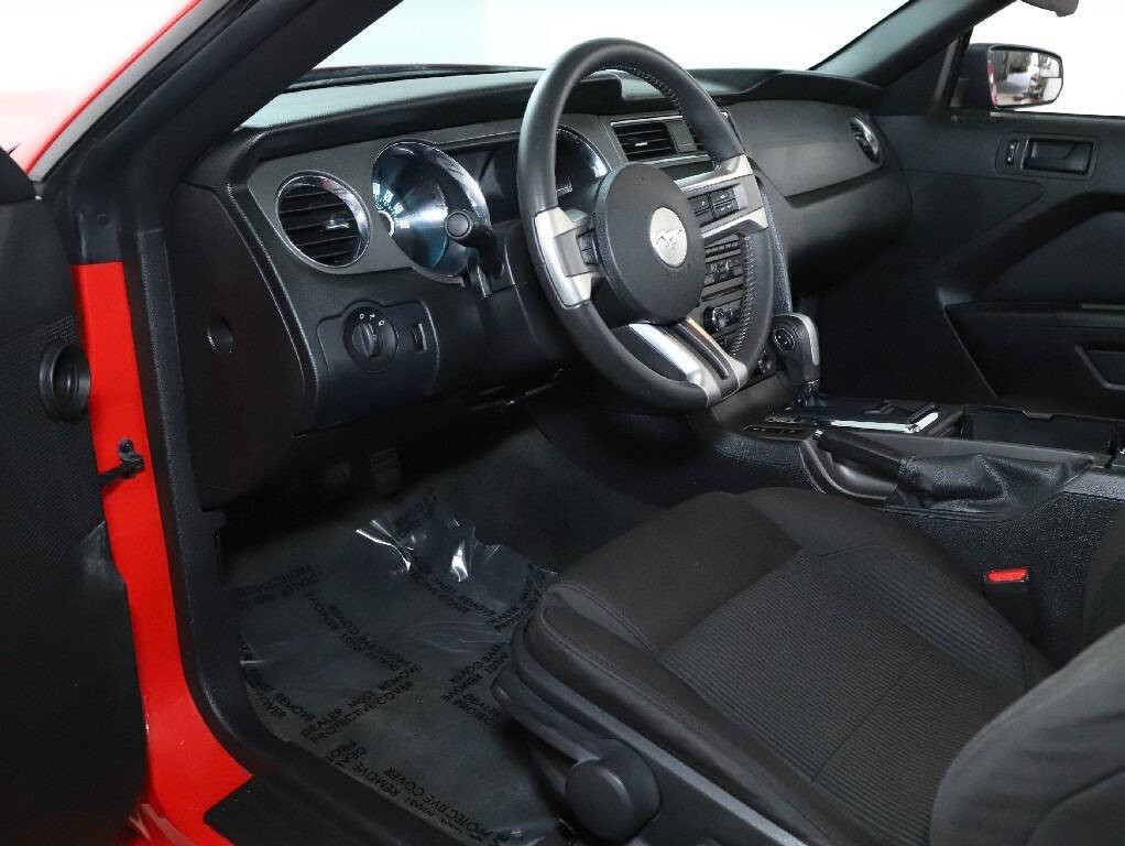 2013 Ford Mustang Image 17