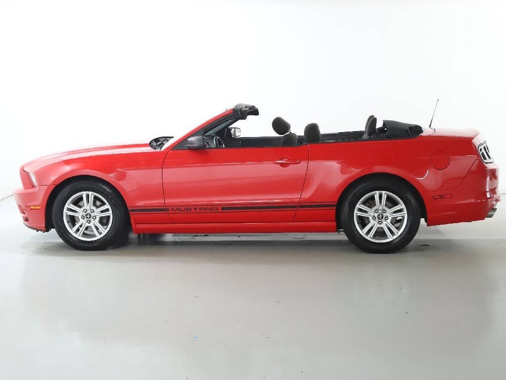 2013 Ford Mustang Image 35