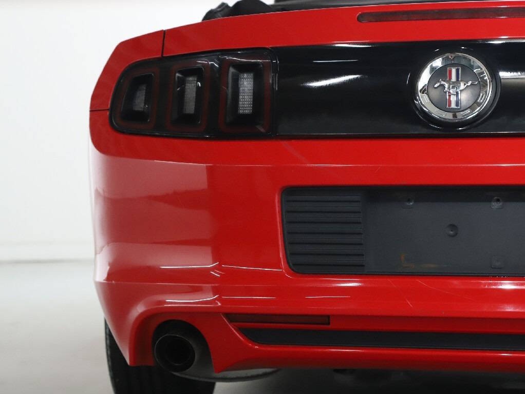 2013 Ford Mustang Image 40