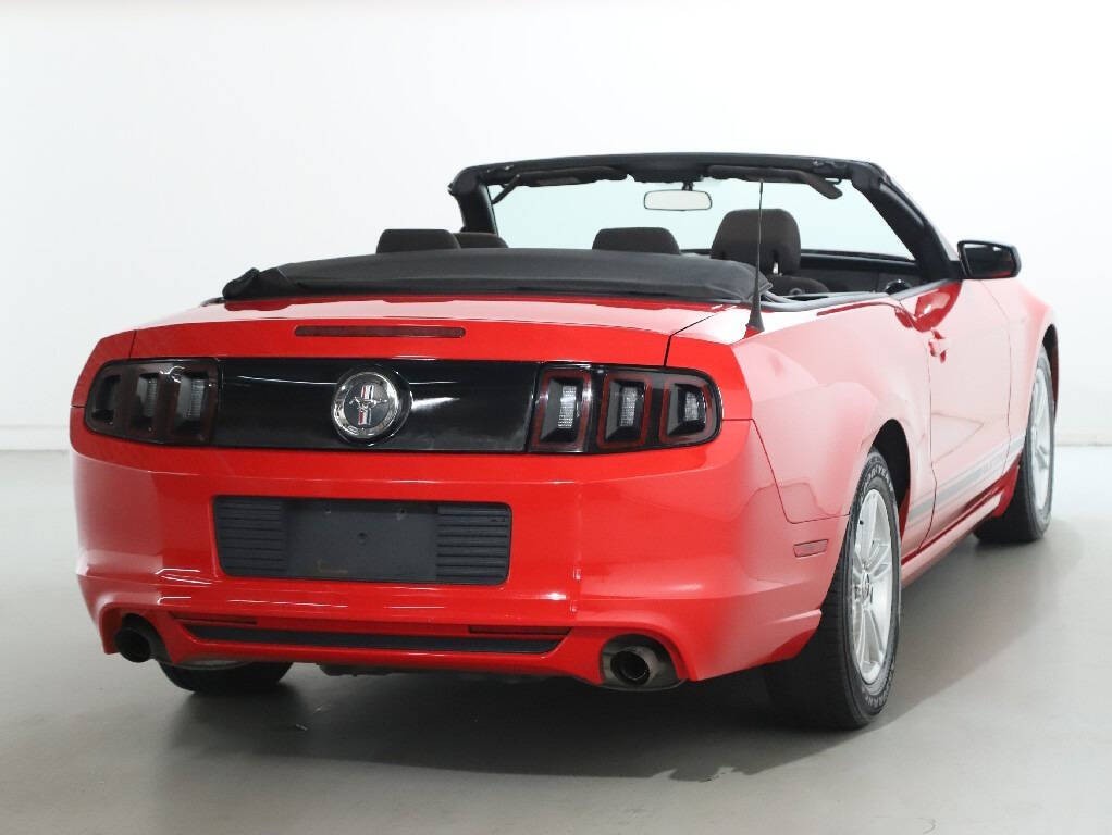2013 Ford Mustang Image 43