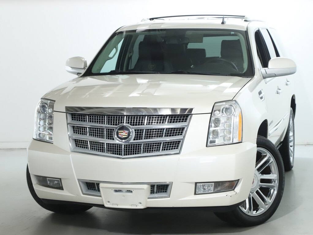 2014 Cadillac Escalade Image 2