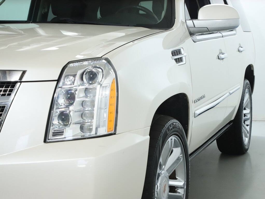 2014 Cadillac Escalade Image 4