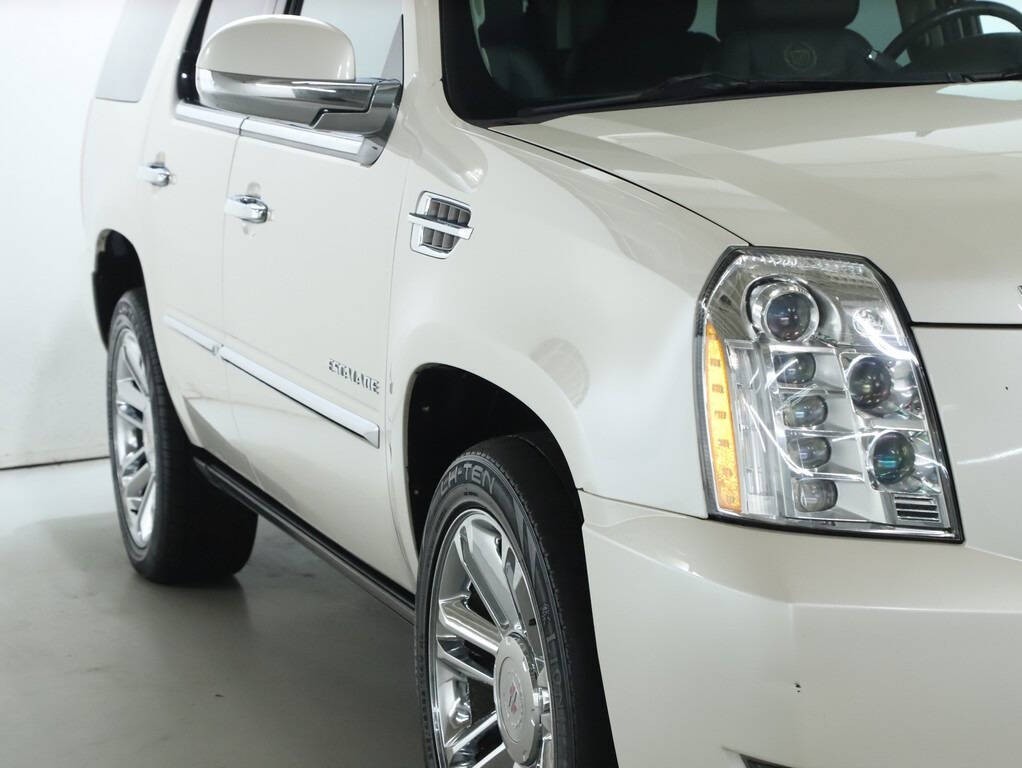 2014 Cadillac Escalade Image 8