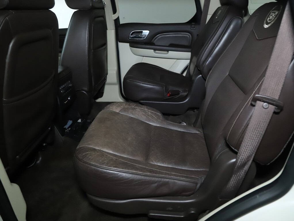 2014 Cadillac Escalade Image 15