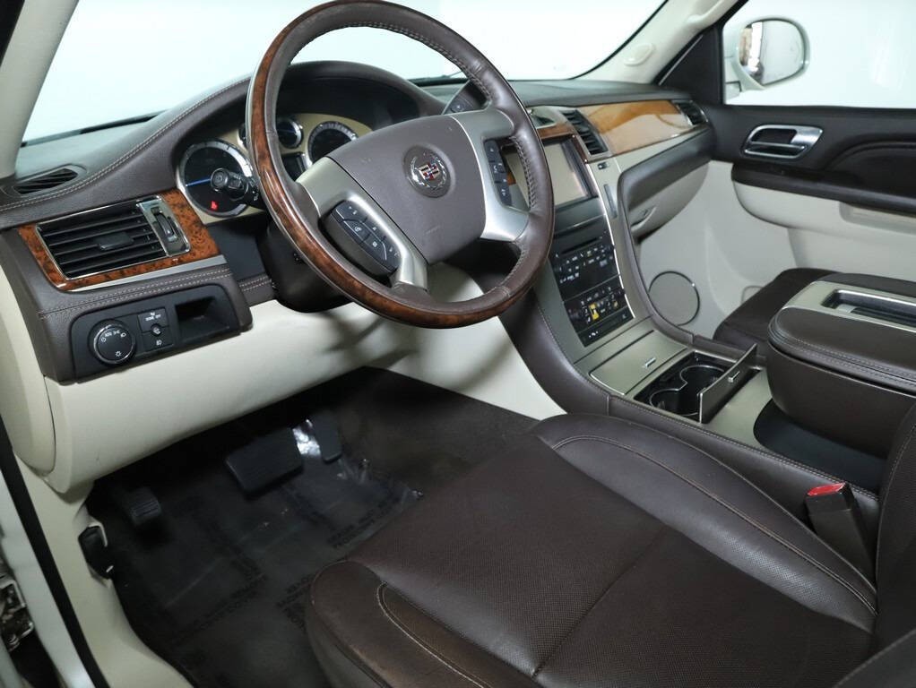 2014 Cadillac Escalade Image 20