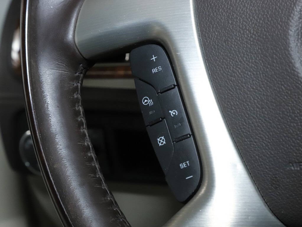 2014 Cadillac Escalade Image 25