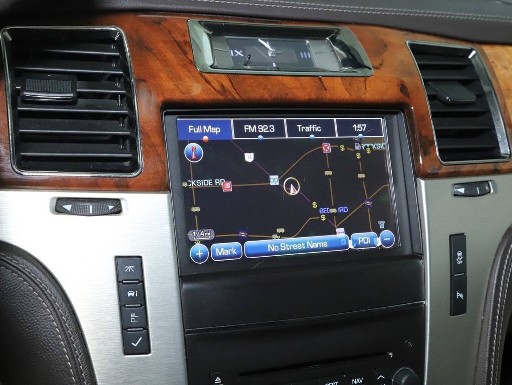 2014 Cadillac Escalade Image 28