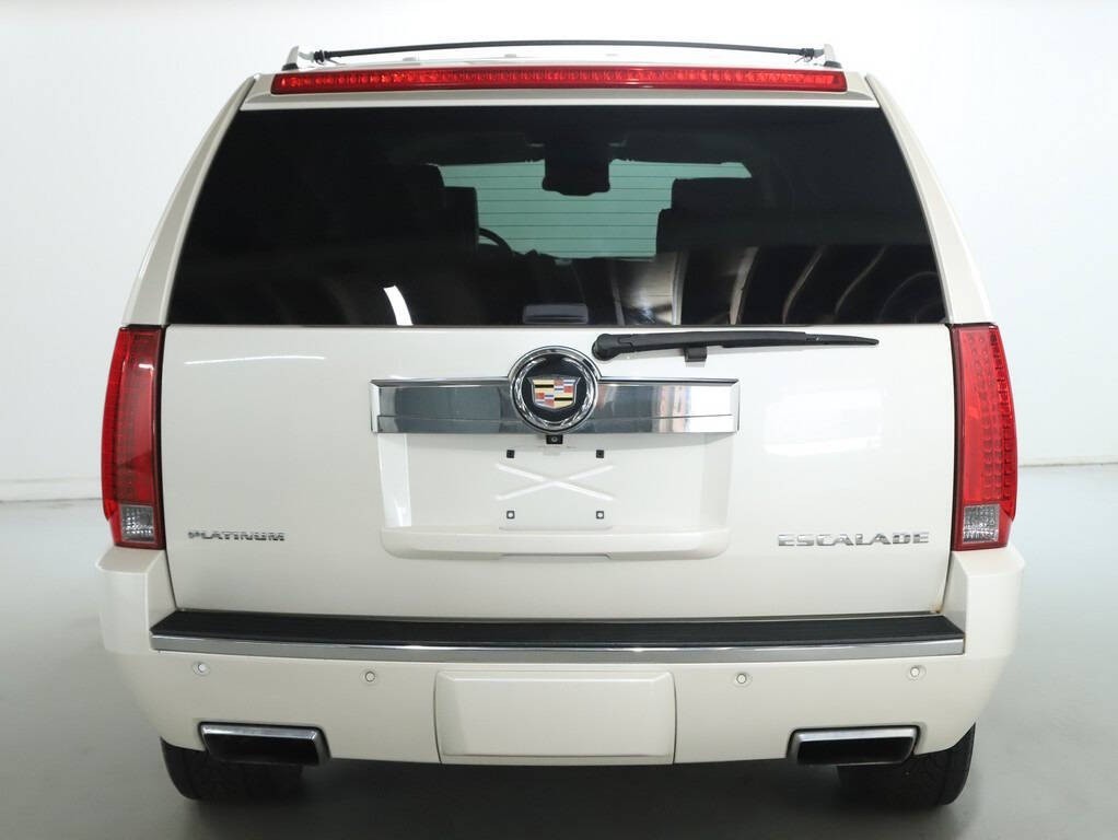2014 Cadillac Escalade Image 45