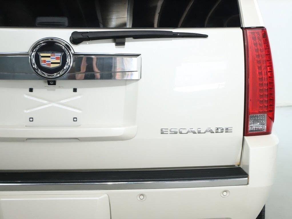 2014 Cadillac Escalade Image 47