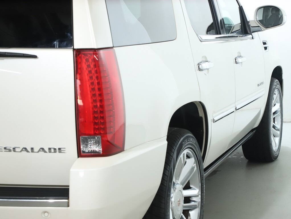 2014 Cadillac Escalade Image 48