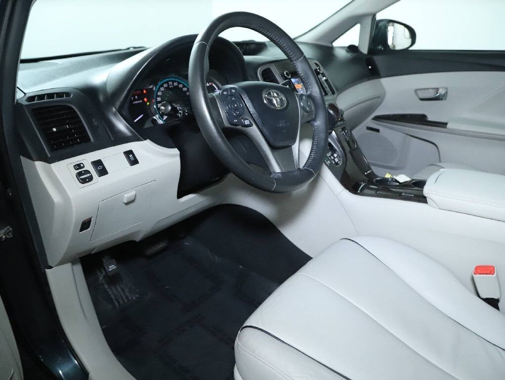 2013 Toyota Venza Image 18