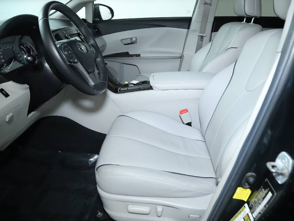 2013 Toyota Venza Image 19