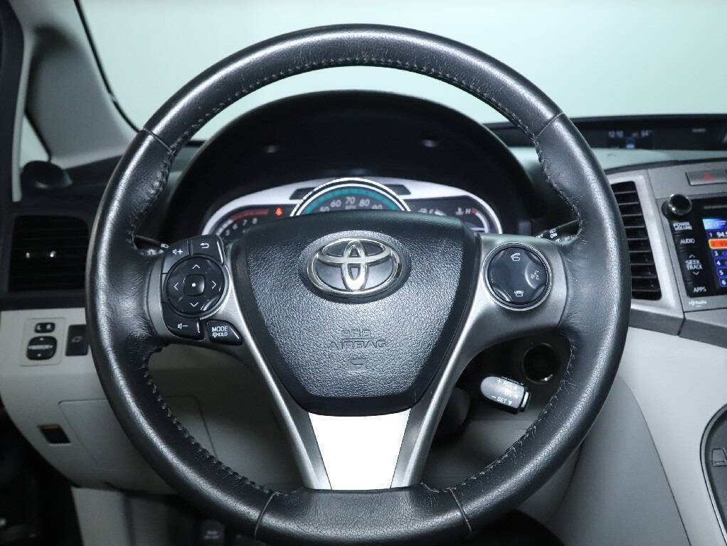 2013 Toyota Venza Image 22
