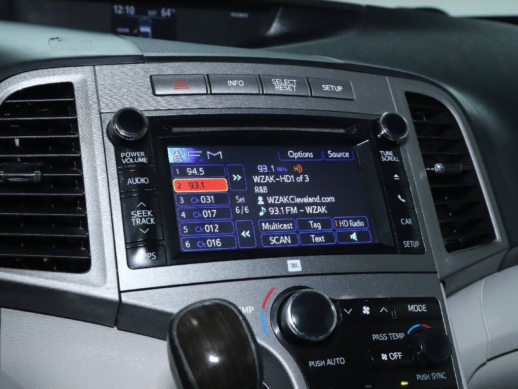 2013 Toyota Venza Image 26